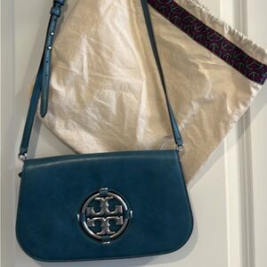 Elegant Blue Leather Shoulder Bag